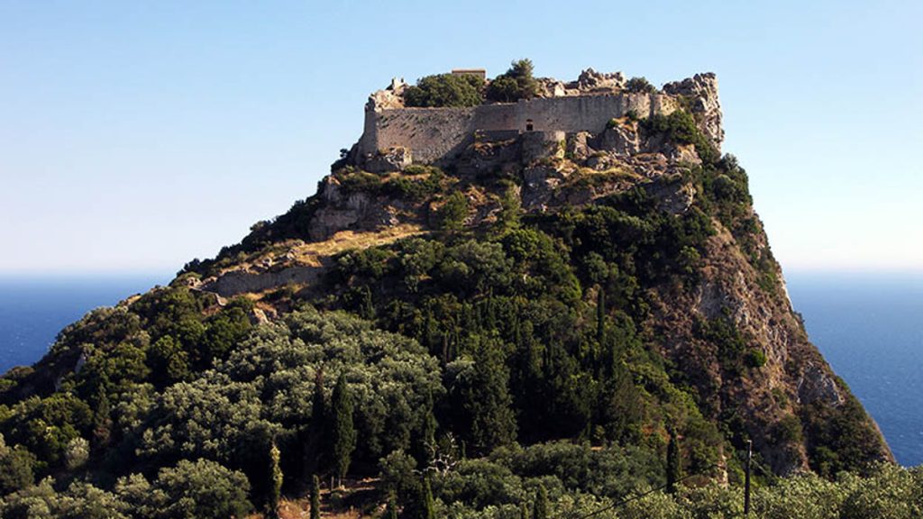 قلعه آنگلو کاسترو، یونان